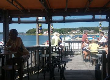massachusetts/the-islands/bar/captain-al-s-tiki-bar