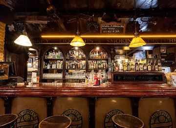 spain/bilbao/abando/bar/molly-malone