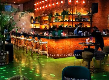 indonesia/surabaya/bar/lucy-in-the-sky-surabaya