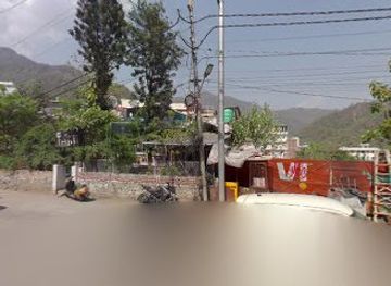 india/rishikesh/bar/kedarnath-badrinath-road-jonk