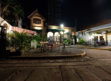 indonesia/surabaya/simokerto/bar/colors-pub-restaurant