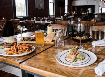 massachusetts/mount-greylock-state-reservation/bar/public-eat-drink