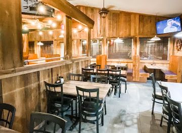 kentucky/land-between-the-lakes-national-recreation-area/bar/ralph-s-harborview-bar-grill-at-moors-resort