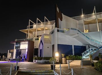 oman/muscat/qurum/bar/liquidsky-restaurant-and-lounge