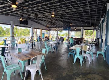 florida/crystal-river/bar/waterfront-social
