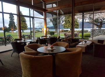 new-zealand/fiordland-national-park/bar/the-explorer-bar