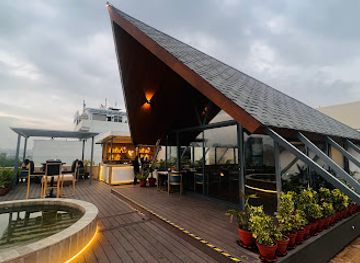 nepal/himalayan/bar/vue-eatery-and-cocktail-bar