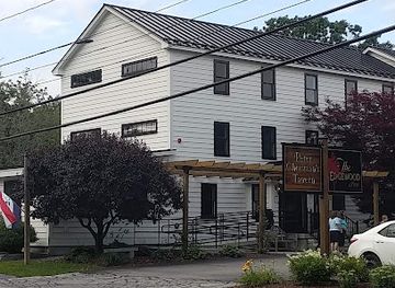 new-hampshire/dartmouth-lake-sunapee/bar/peter-christian-s-tavern