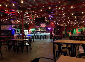 guam/hagatna/bar/linda-s-beachside-bar-grill