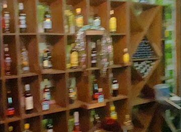 nigeria/uyo/osongama-estate/bar/peggieswines-bar