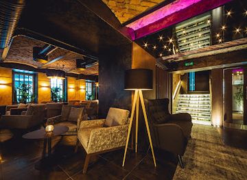 latvia/riga/art-nouveau-district/bar/cloud-nine