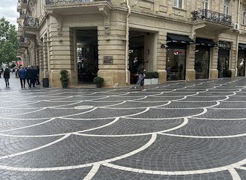 azerbaijan/baku/fountain-square/bar/dine-bar