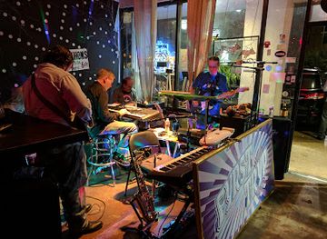 texas/houston/midtown/bar/khon-s