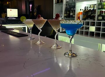 dominican-republic/enriquillo-valley/bar/40-y-20-cafe-bar