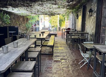 uruguay/colonia-del-sacramento/bar/la-vieja-pinta