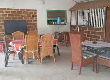 HAPPY CORNER LODGE BAR AND RESTURANT