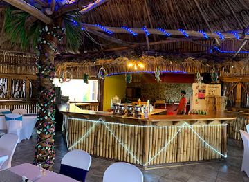 belize/dangriga/bar/ocean-view-beach-facility