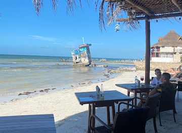 mexico/holbox-island/bar/la-puerta-azul-beach-bar