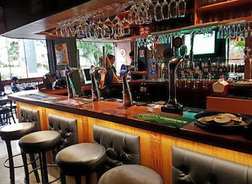 brazil/planalto-central/bar/london-street