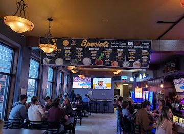 north-dakota/fargo/downtown-fargo/bar/fort-noks-bar-of-gold