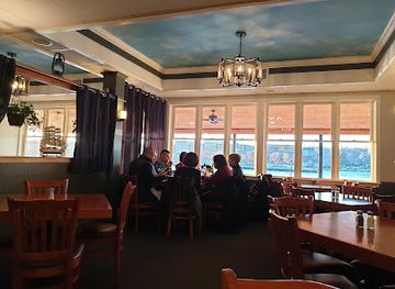 High Tide Restaurant and Bar