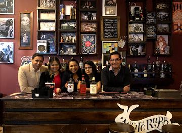 ecuador/cotopaxi-national-park/bar/white-rabbit-restaurant-bar