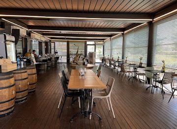 israel/raanana/bar/hatzar-hayin-shel-yakav-ben-haim