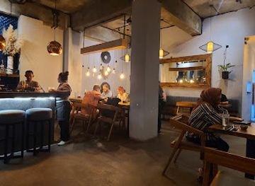 indonesia/komodo-national-park/bar/copper-bonnet-bistro-bar