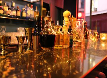 france/paris/montmartre/bar/lost-generation