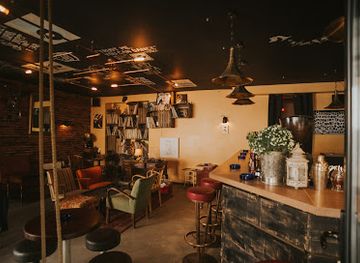 austria/seewinkel/bar/needle-vinyl-bar