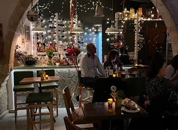 cyprus/limassol/bar/vinylio-wine-etc