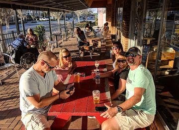 florida/honeymoon-island-state-park/bar/dunedin-house-of-beer