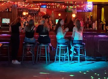 new-york/ithaca/bar/level-b-bar-lounge-dancing