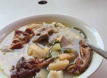 dominica/freshwater-lake/bar/hot-on-the-spot