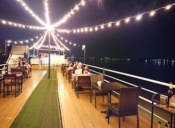 laos/vientiane-province/bar/the-naga-boat-bar-restaurant