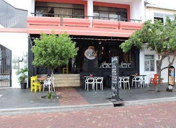 ecuador/puerto-baquerizo-moreno/bar/cri-s-burgers