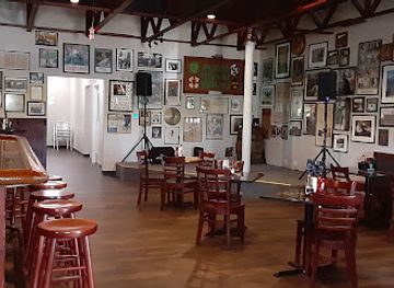 florida/tampa/channelside/bar/four-green-fields