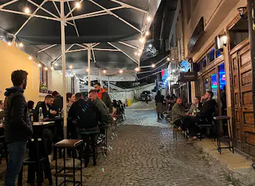 Ambasadë Brew & Bites
