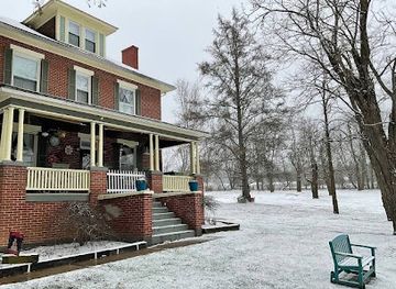 west-virginia/allegheny-highlands/bar/locust-hill-inn-cabin-and-pub