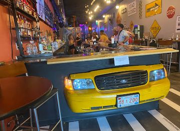 indiana/anderson/bar/the-hole-in-the-wall