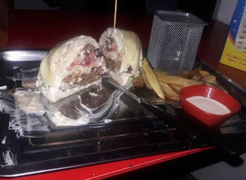 bolivia/tarija/bar/el-garaje-restobar