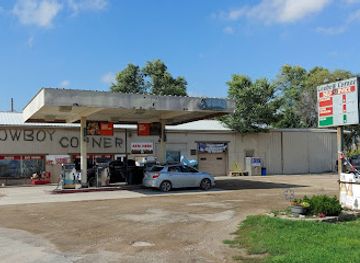 south-dakota/badlands-national-park/bar/cowboy-corner