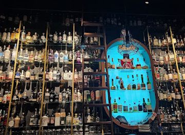 hungary/budapest/gellert-hill/bar/helium-drink-bar