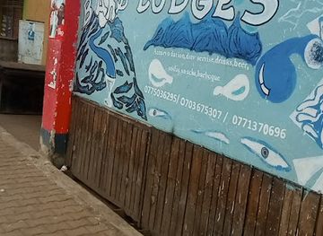 uganda/lake-bunyonyi/bar/rwenzori-bar-lodges