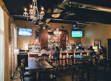 indiana/northwest-indiana/bar/sips-stones-lounge-and-eatery
