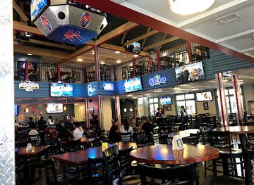 california/santa-clarita/valencia/bar/full-throttle-sports-bar