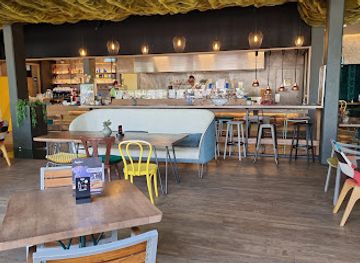 slovenia/postojna-cave/bar/magdalena-food-fun