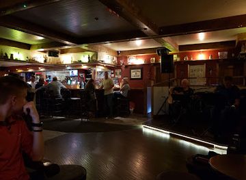 ireland/slieve-league/bar/glen-head-tavern