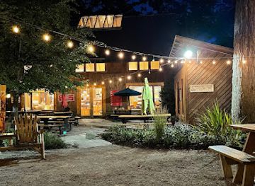 michigan/sleeping-bear-dunes-national-lakeshore/bar/cherry-public-house-glen-arbor