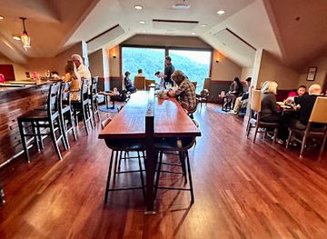 washington/snoqualmie-pass/bar/the-attic-at-salish-lodge